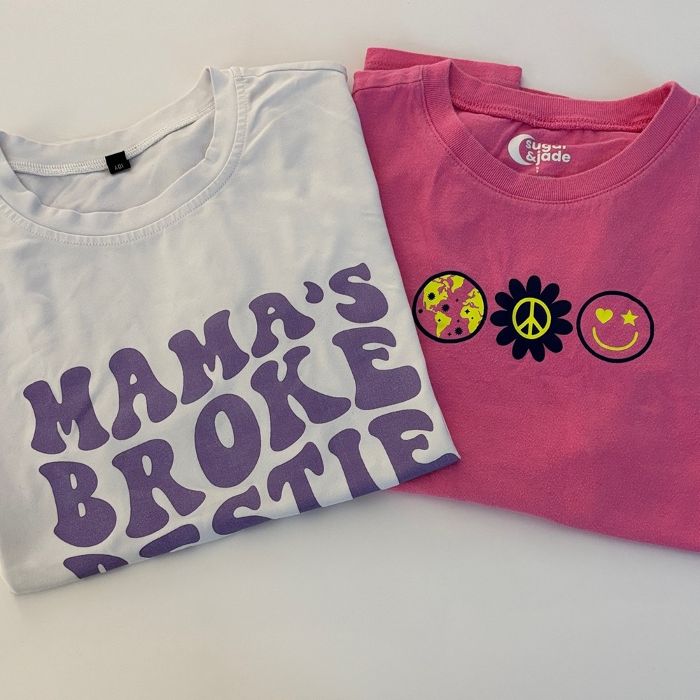 Graphic Tees Set in White and Pink
